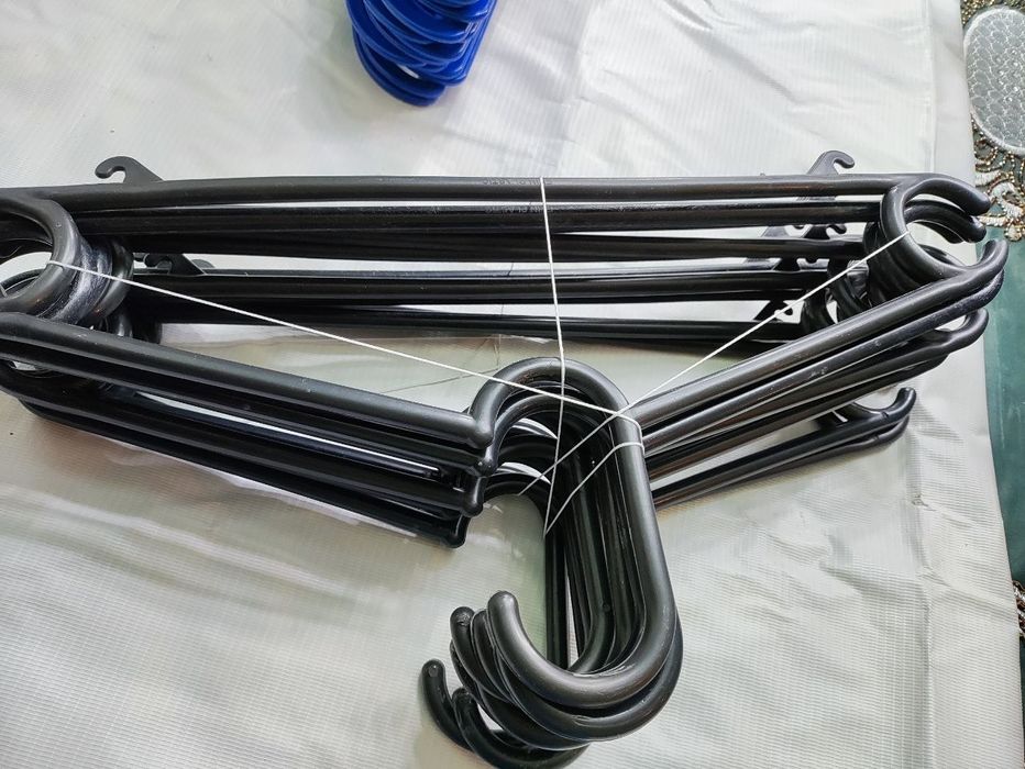 Вешалки в наличий