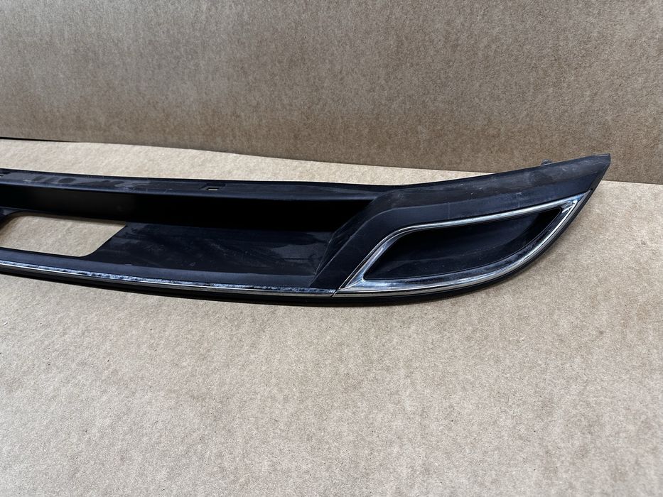 Spoiler inferior bară spate vw golf 7.cod:5g6807568.s.