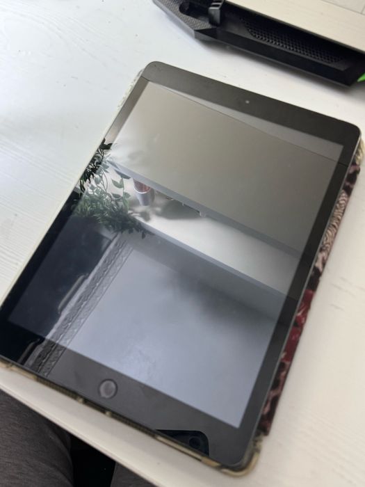 iPad 7th Generation, 32 GB
