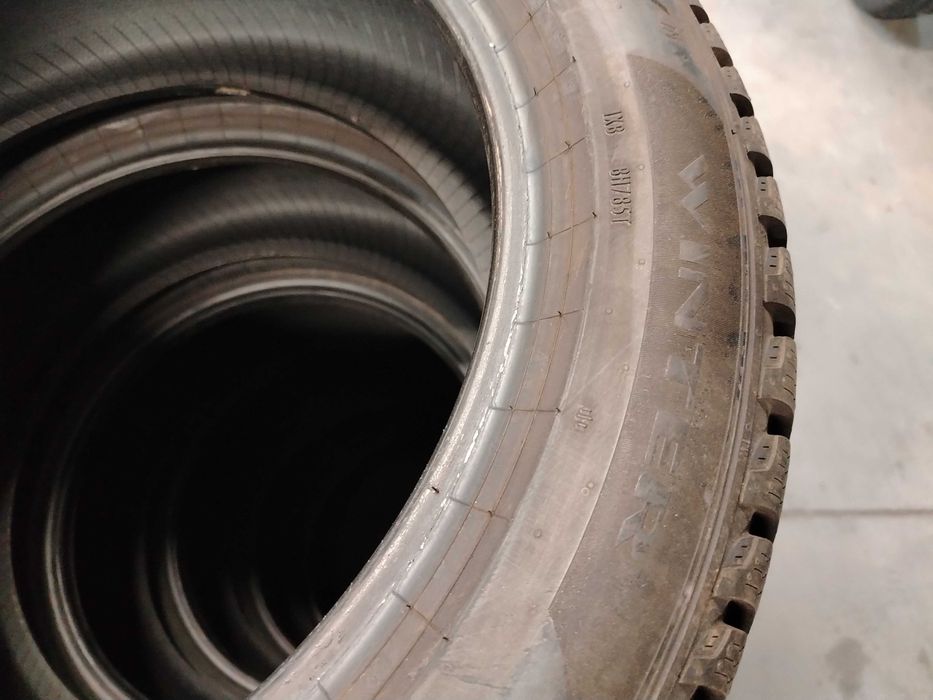 2бр. зимни гуми 215/55/18 Pirelli
