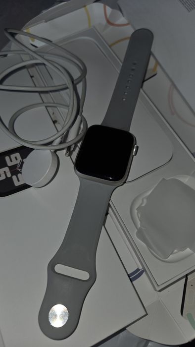 Apple watch se2 44m