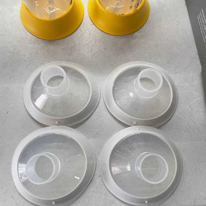 Medela Електрическа двойна двуфазна помпа за кърма Swing Maxi Flex