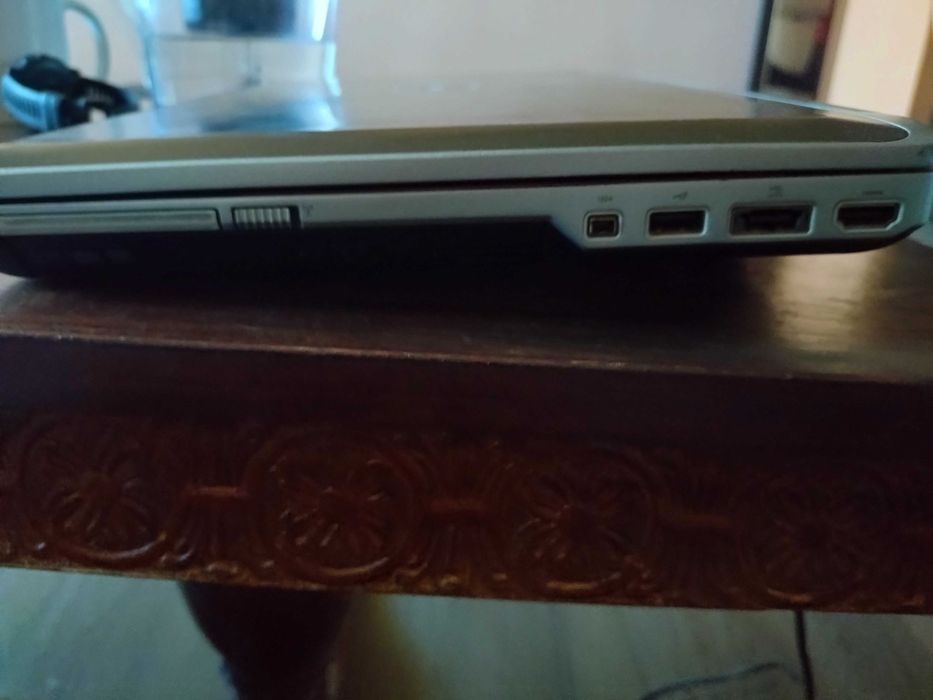 Vida dice с лаптоп Dell