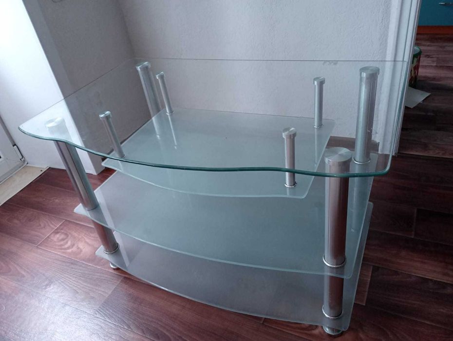 Продам стеклянный стол