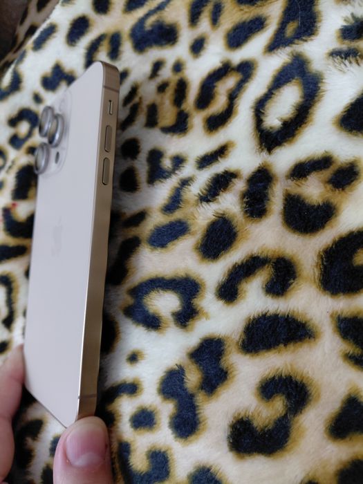 Продам     айфон