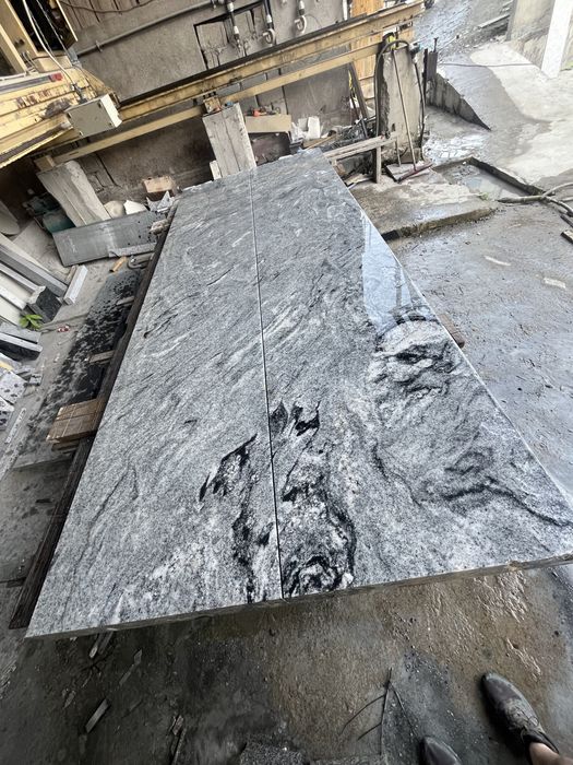 Marmura, monumente funerare, piatra