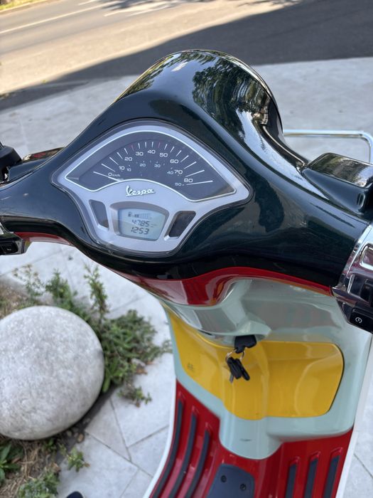 Vespa Primavera 50 cc Sean Wotherspoon