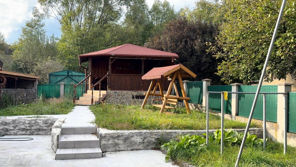 Casă în zonă liniștită, Păușești Măglași