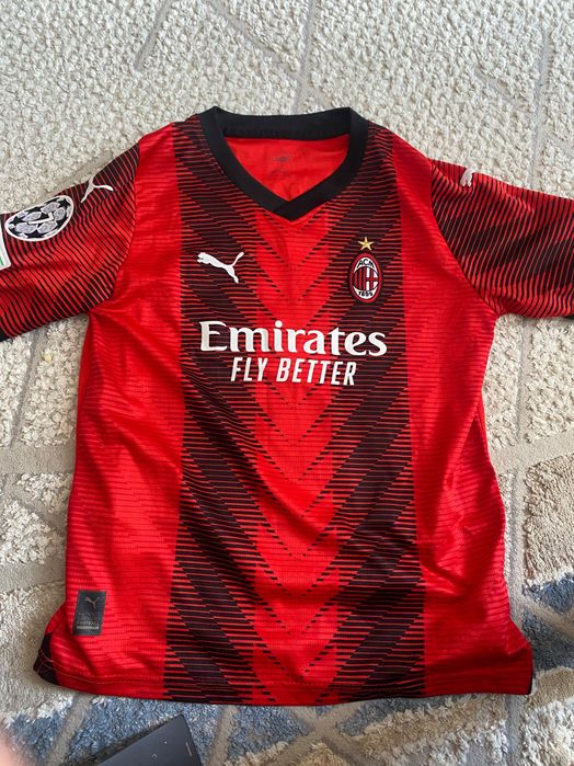 Футбольная форма Милана