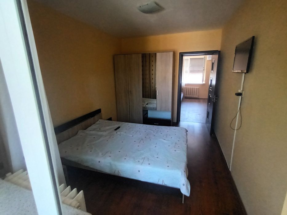 Închiriez apartament