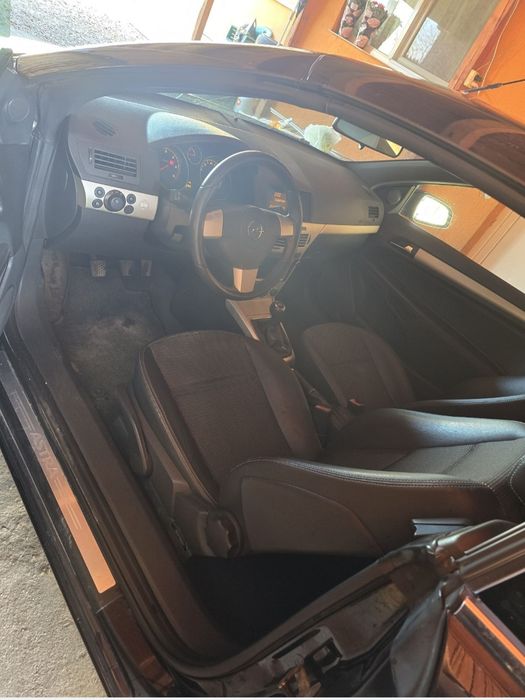 Opel astra h twintop
