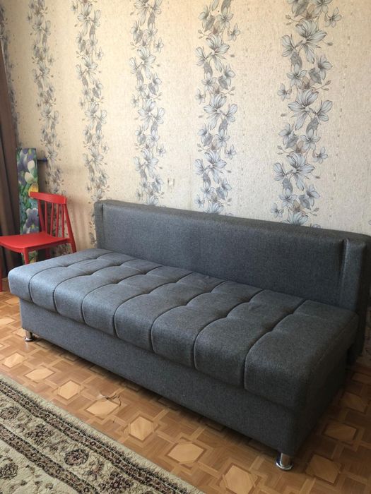 Диван         .