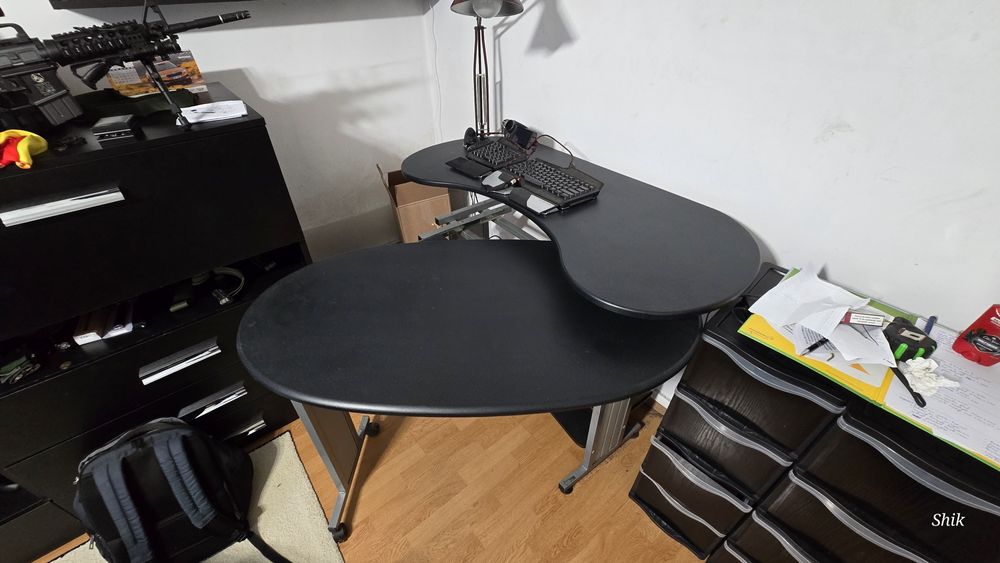 Birou și scaun de birou