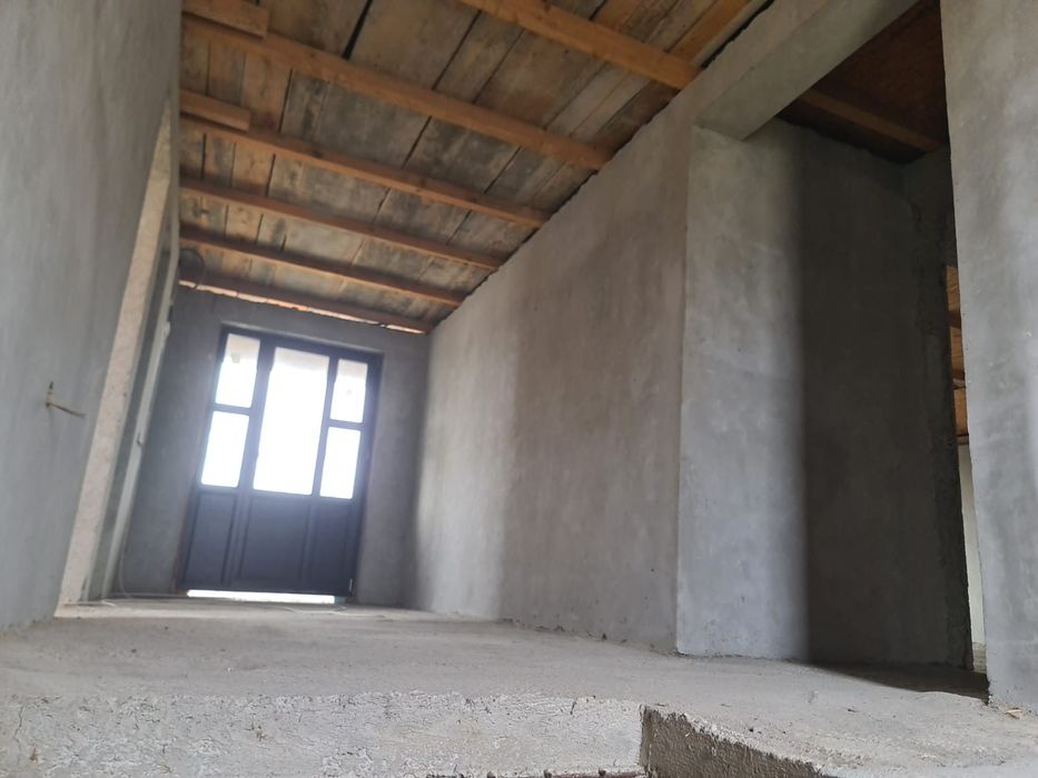 De vanzare casa banesti ..