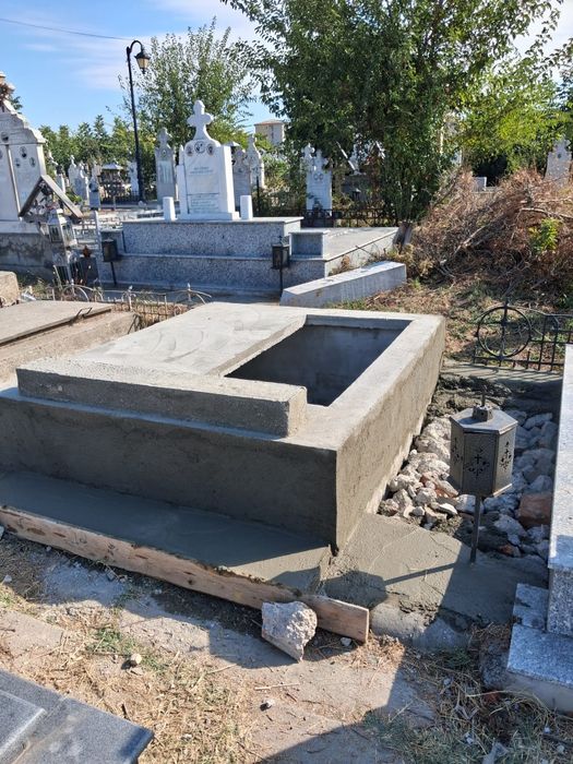 Loc de veci Cimitir Sineasca