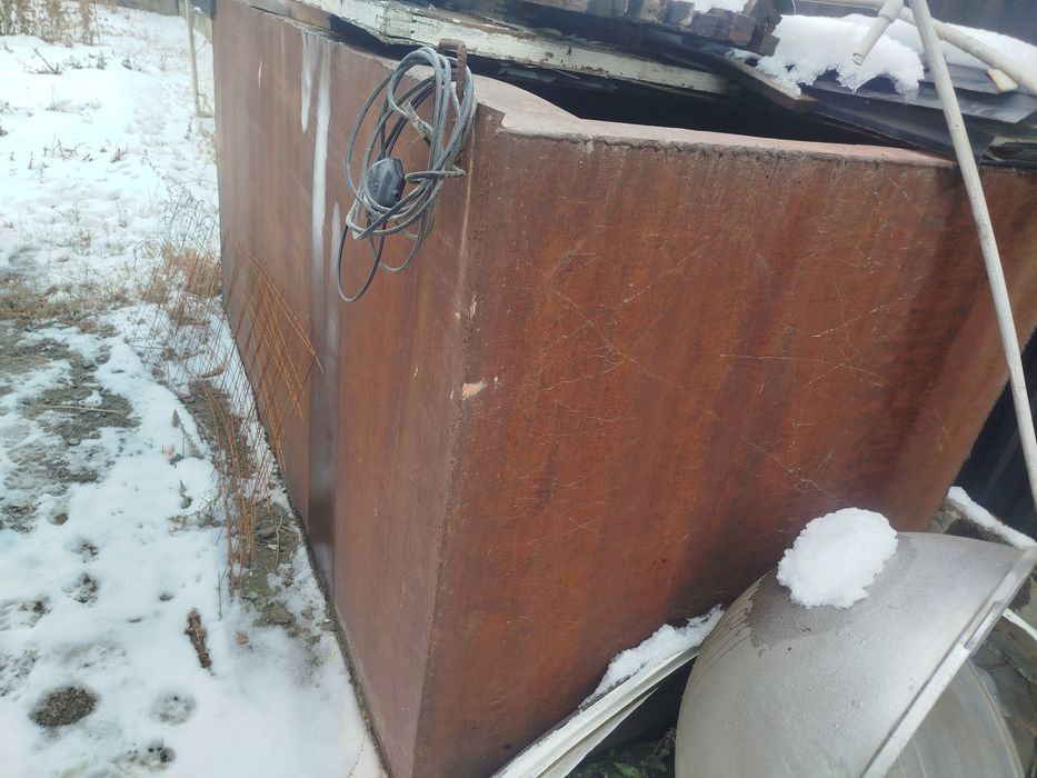 Продам железную  емкость