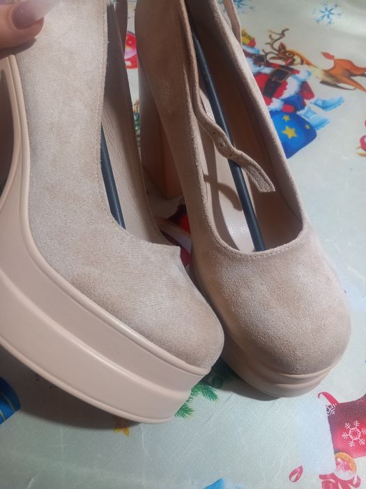 Нови дамски обувки