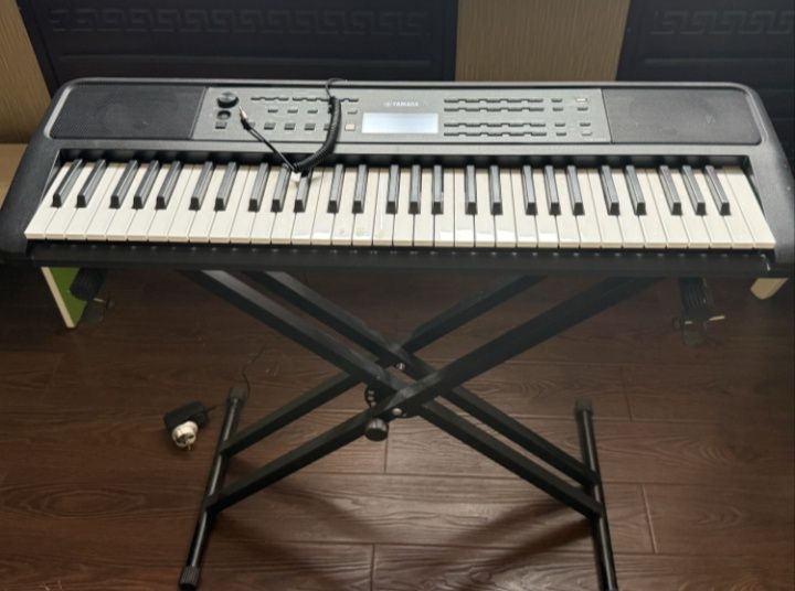 Yamaha psr e 383 original