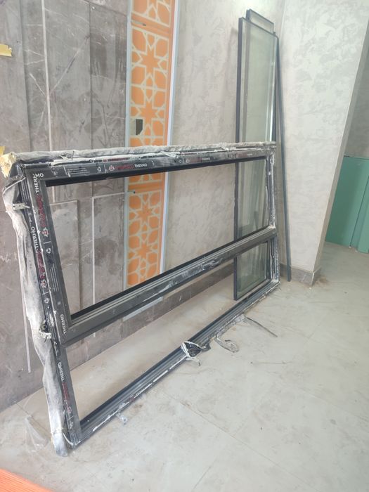 Продается рама с дверью