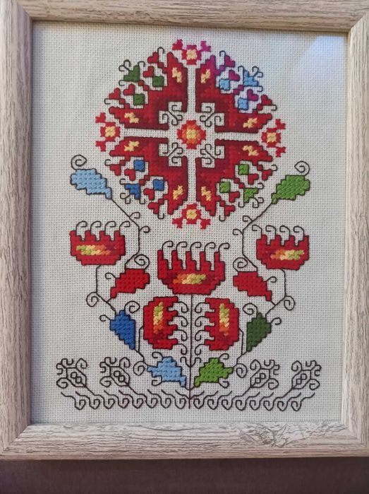 Ръчно бродирана шевица в рамка