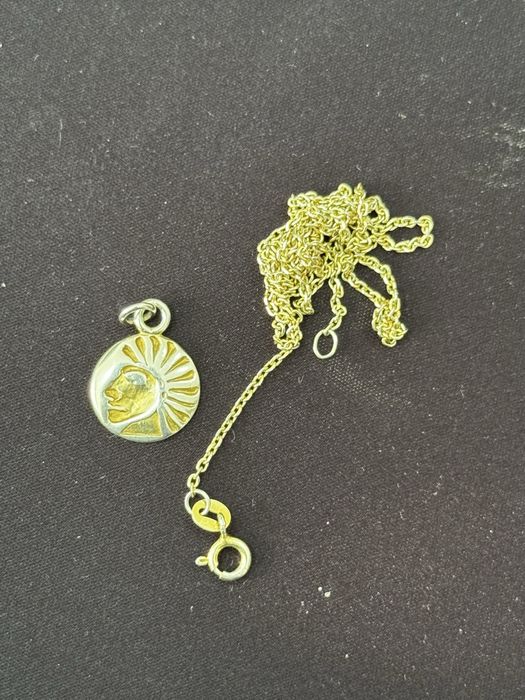 продам кулон с цепочкой Aimaq