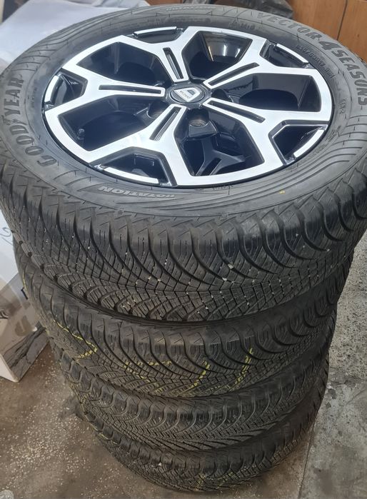 Jante originale Dacia Duster R17 + Anvelope M+S Allseasons 
Anvelope