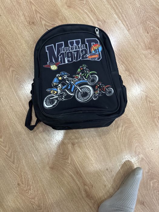 Школьная сумка состаяние отличние