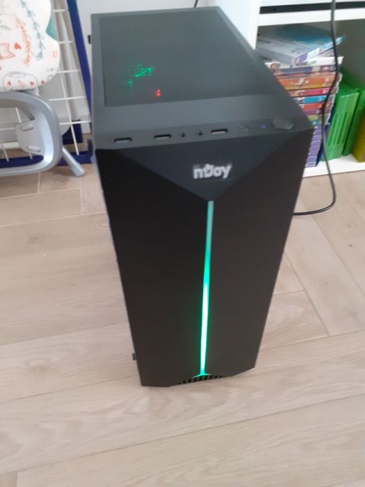 Vând Amd Ryzen 5 1600x (similar cu i5 generația 10)