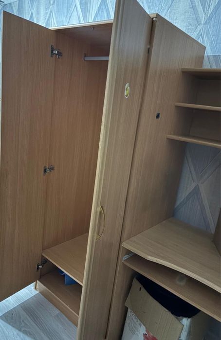 Продается  шкаф с приставкой для компьютера