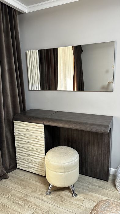 Продам спальный гарнитур