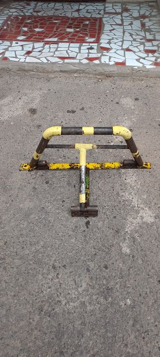Парковка блокатори
Автотўхташ жойи тўсувчиси