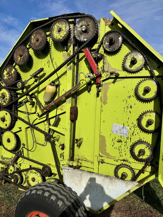 Presa balotat rotunda claas roland 62