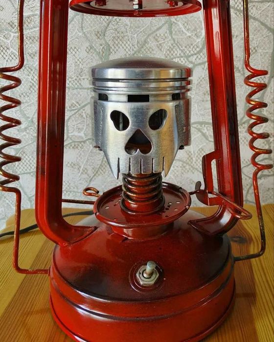 Настольная лампа в индустриальном стиле