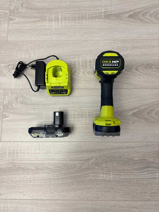 Акумулаторен-ударен гайковерт 1/2 Ryobi RIW18X[900Nm] с 2 батерии и зарядно