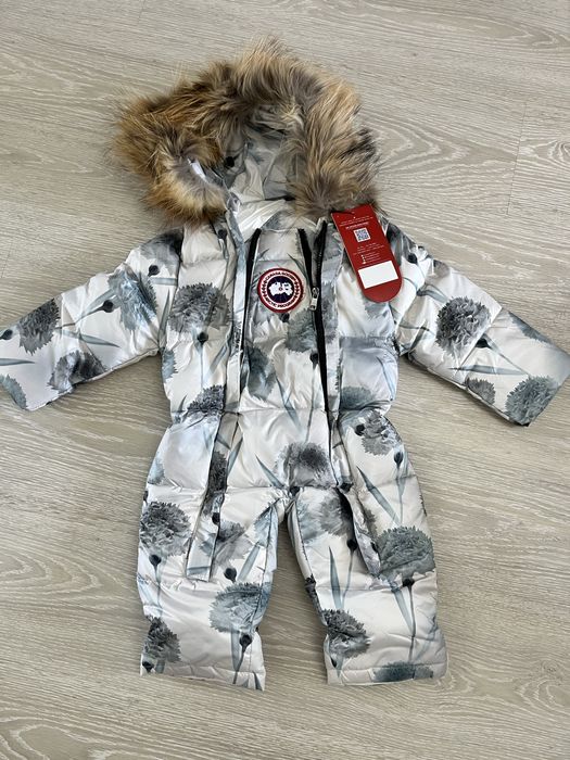 Зимний комбинезон для малыша