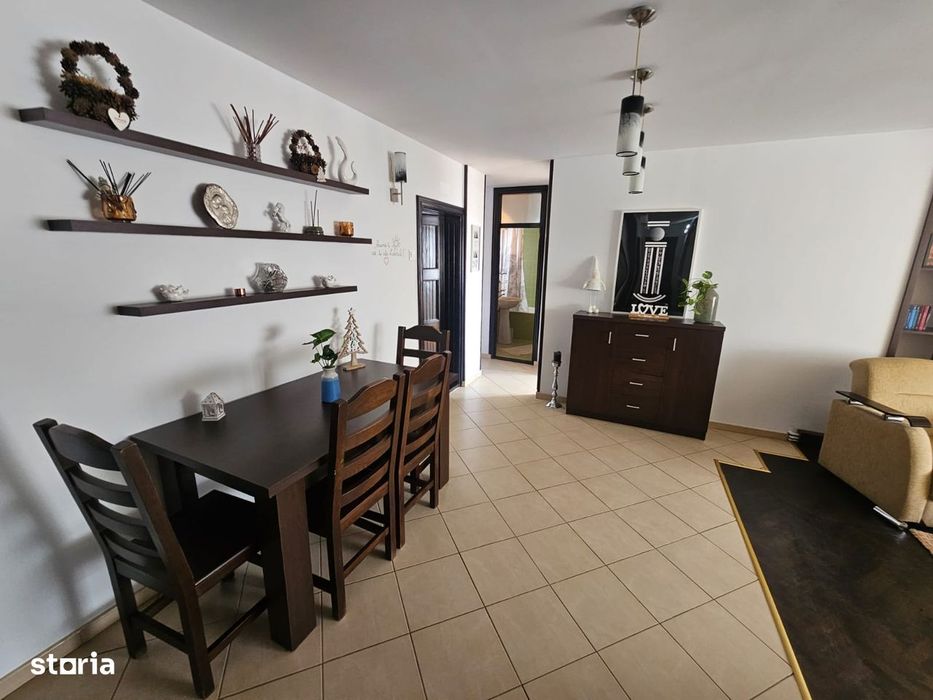 Apartament cu 3 camere de închiriat în Curtea de Argeș.
