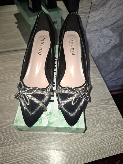 Туфли сотилади 38 Размер