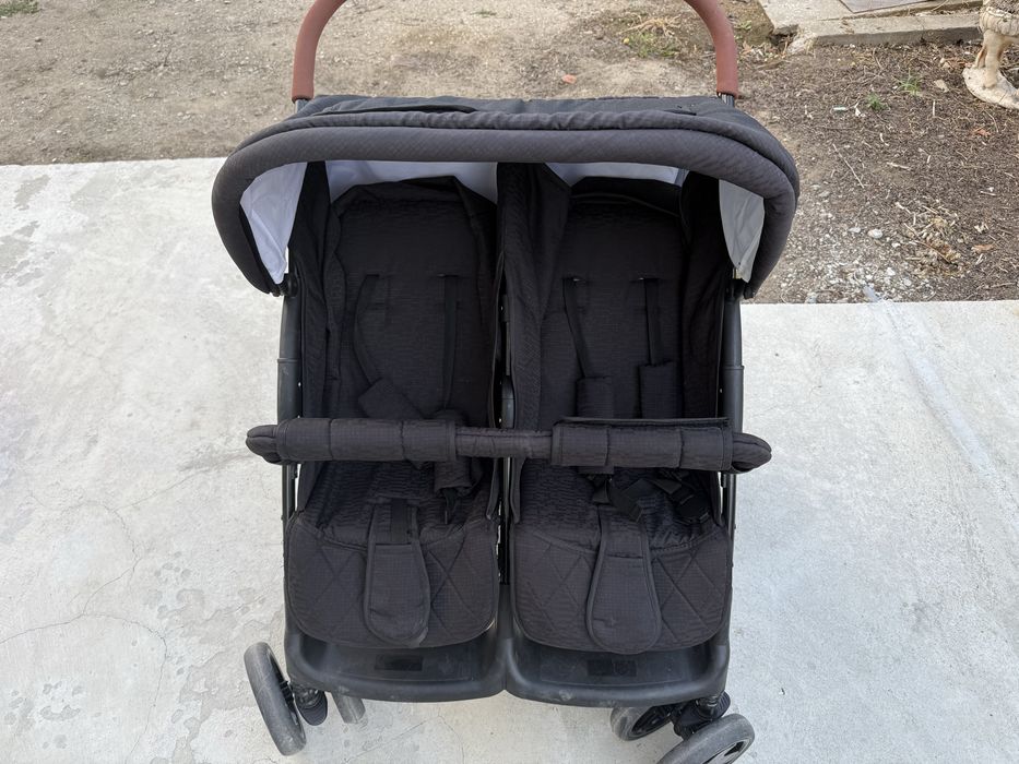 Бебешка количка за близнаци