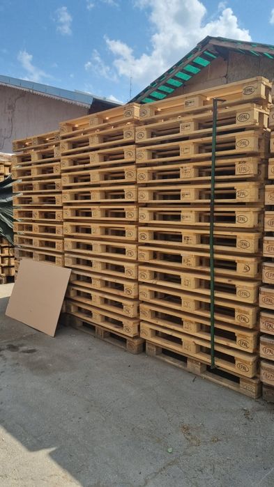 Vând paleti euro și NON euro