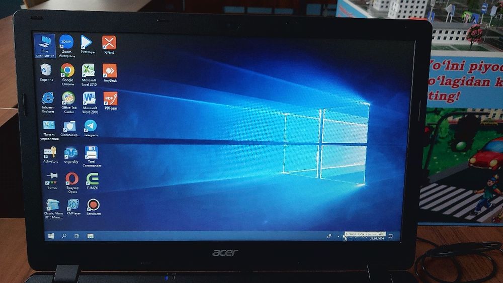 Acer noutbuk srochna satiladi pamyat 528 gb SSD 128/ OZU 4