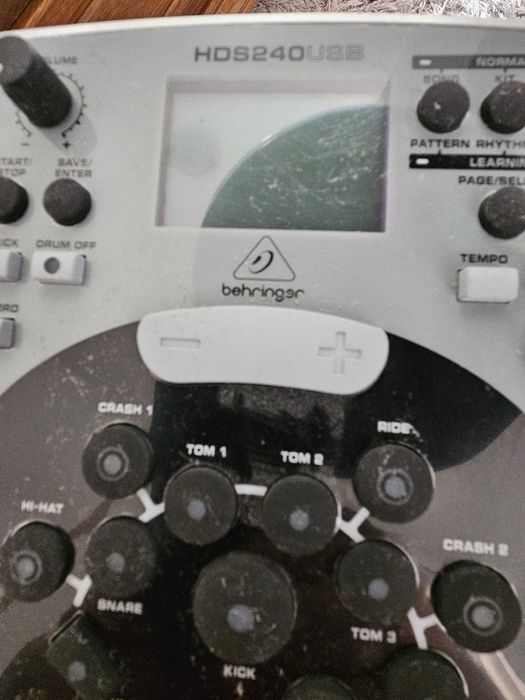 Tobe electronice Behringer