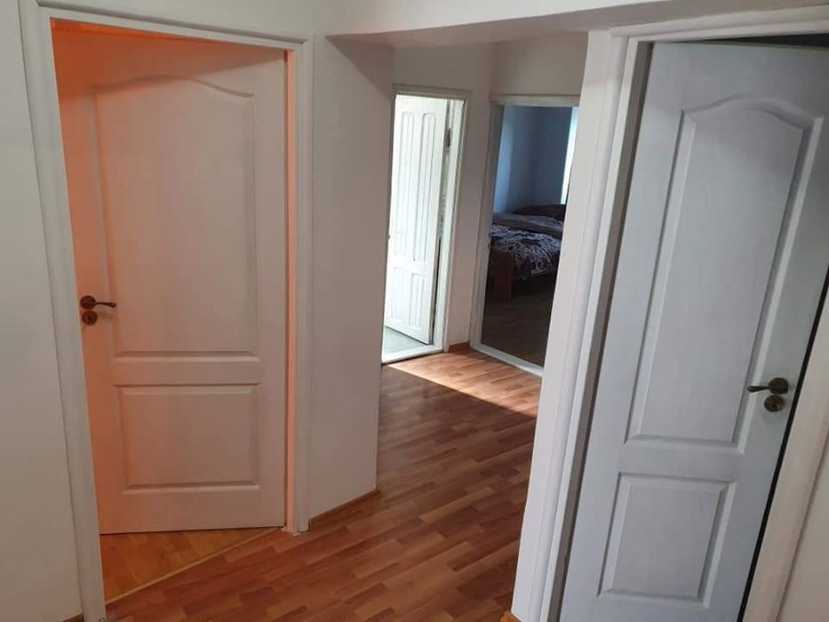 Închiriez apartament 3 camere ULTRACENTRAL cu vedere bilateral,loc parcare