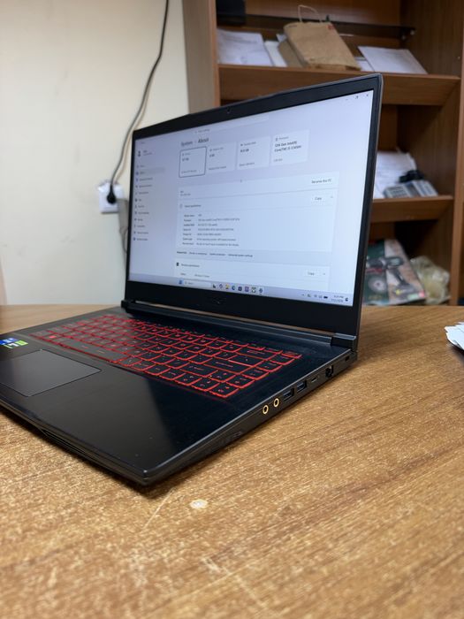 Лаптоп MSI MS-16R8 RTX3050 4GB