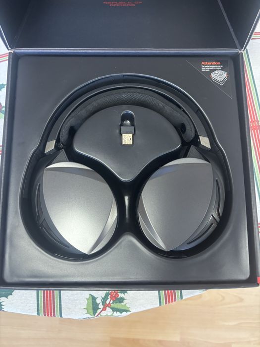 Продавам Гейминг слушалки Rog strix fusion wireless