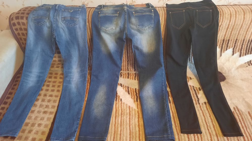 Продам джинсы для девушек/женщин 40-42 размер