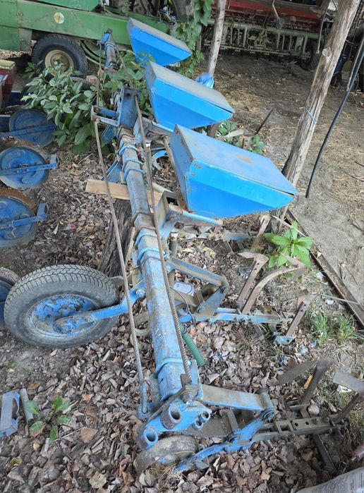 Semanatoare porumb SPC 6, disc și cultivator