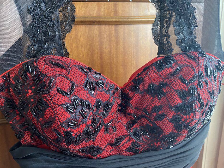 Бална рокля /дантела с камъни/