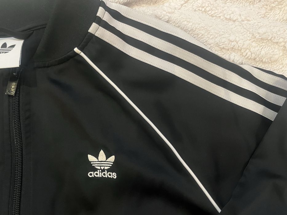 Черен Adidas суичър