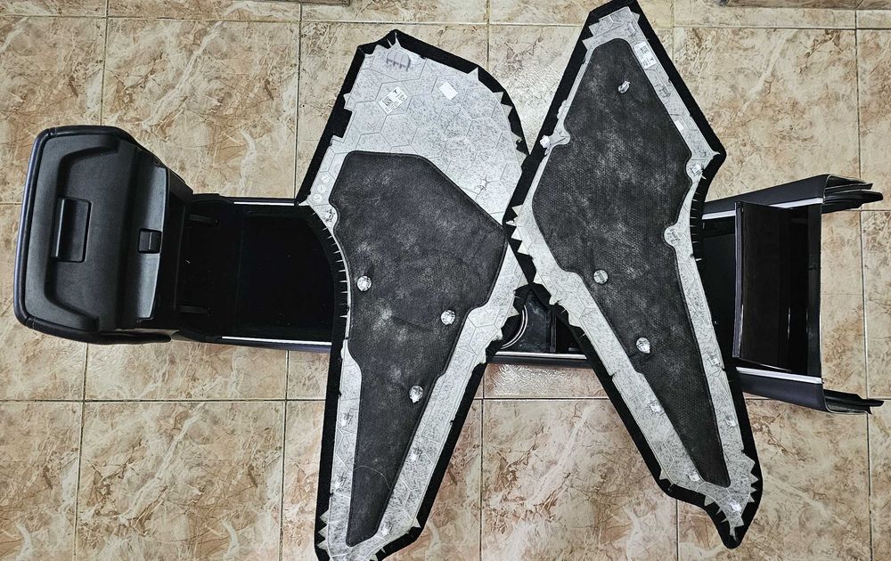 Тесла 3 Централна конзола