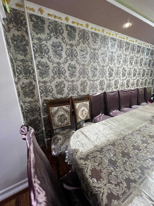 Продаю стол на 12 персон